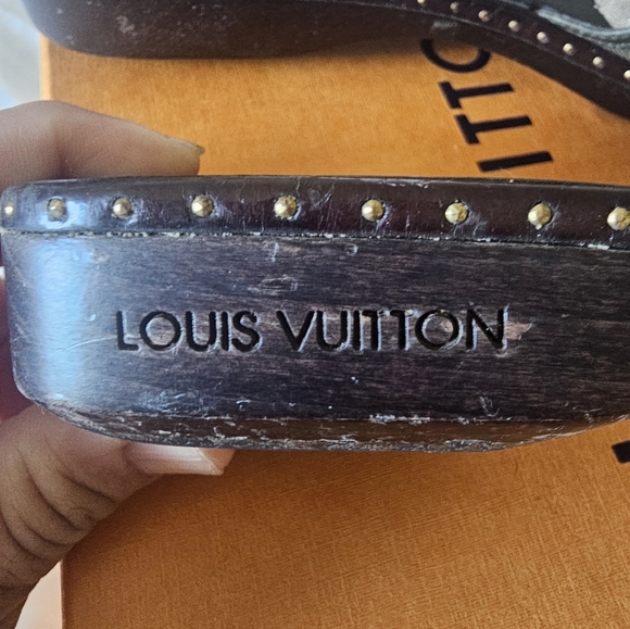 Authentic Louis vuitton clogs/ slides - Picture 7 of 11
